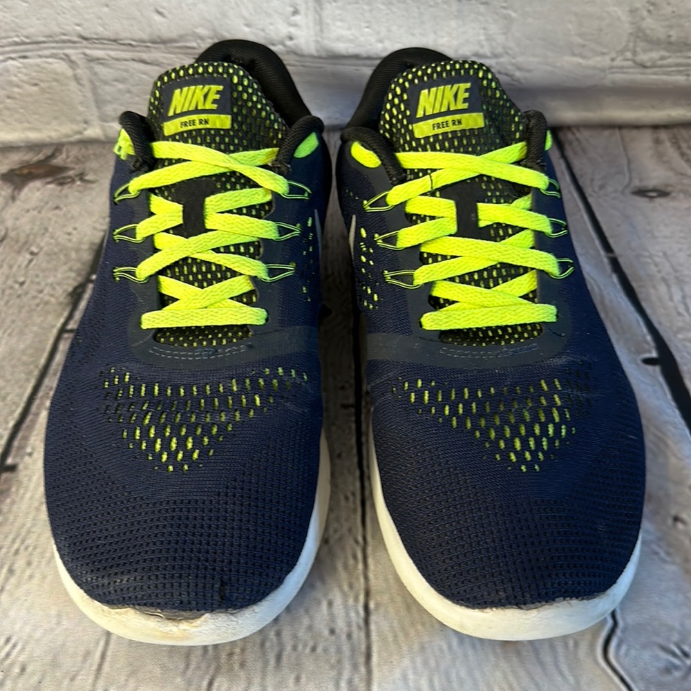 NIKE FREE RN 7Y